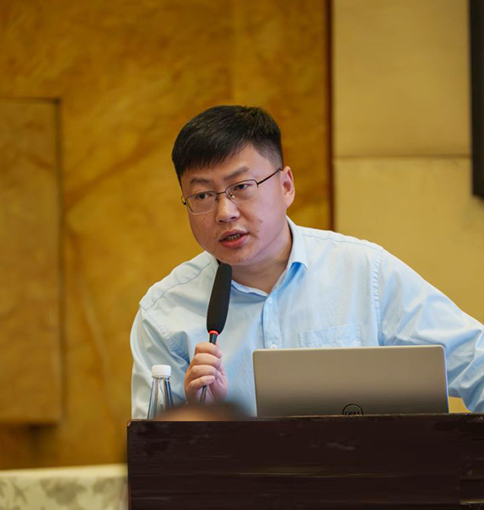 綠杉李強(qiáng).jpg